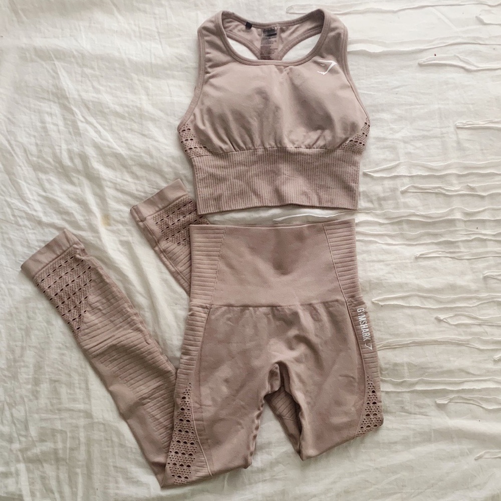 Gʏᴍsʜᴀʀᴋ | Taupe seamless energy set